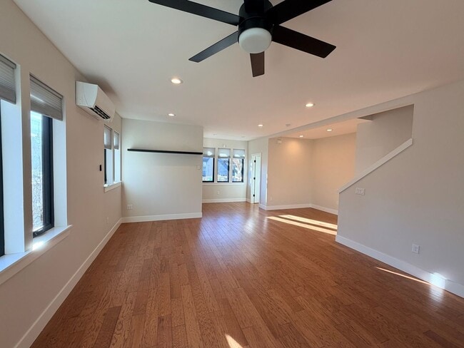 Photo - 3Bed/2.5 Bath Townhouse In Woodstock Neighborhood