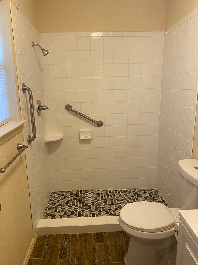 Photo - 201 Brook Cir