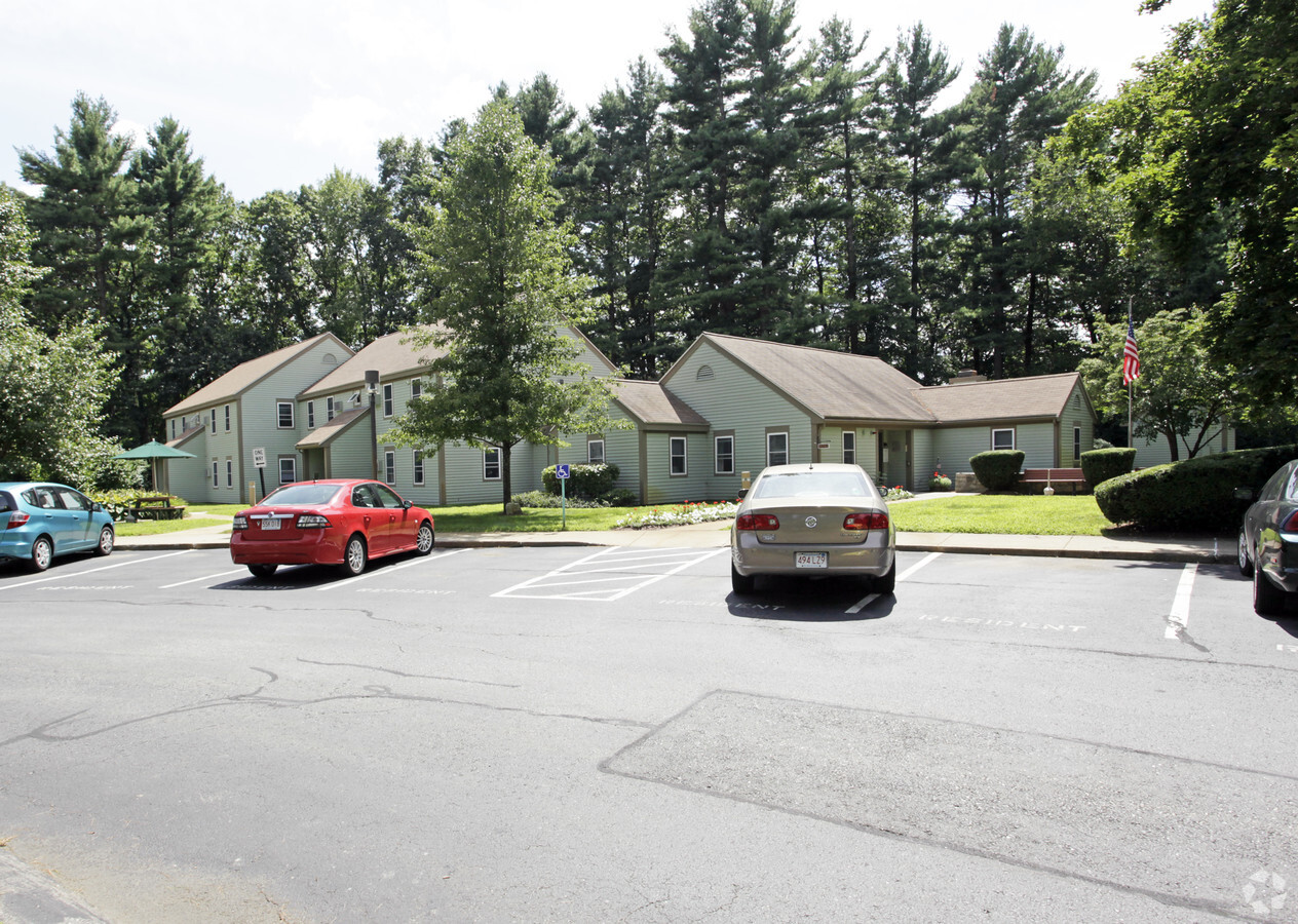 Elizabeth Brook Apartments - Elizabeth Brook Apartments