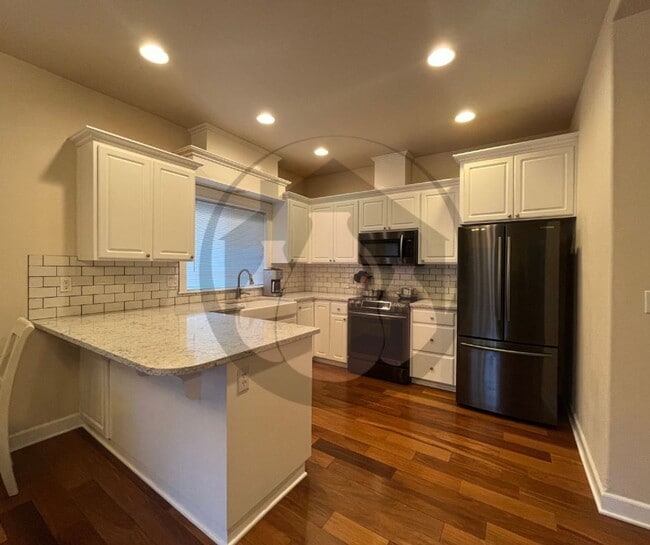 Photo - Great House in West Salem available now