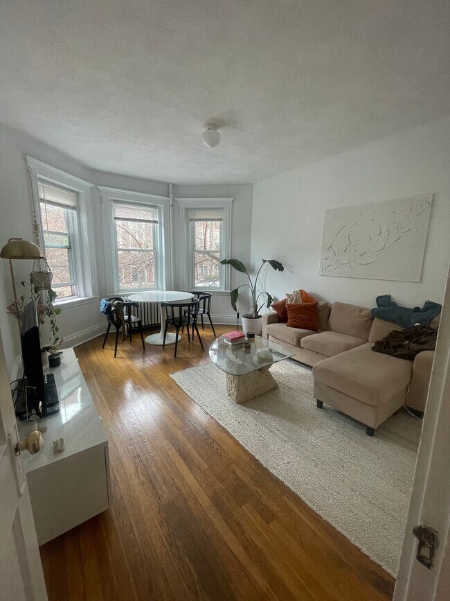 Photo - 7 Lothian Rd Unit 3