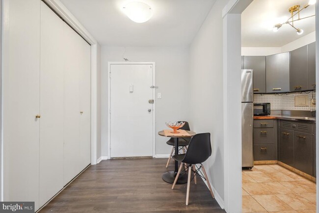 Photo - 2401 H St NW Unidad 903