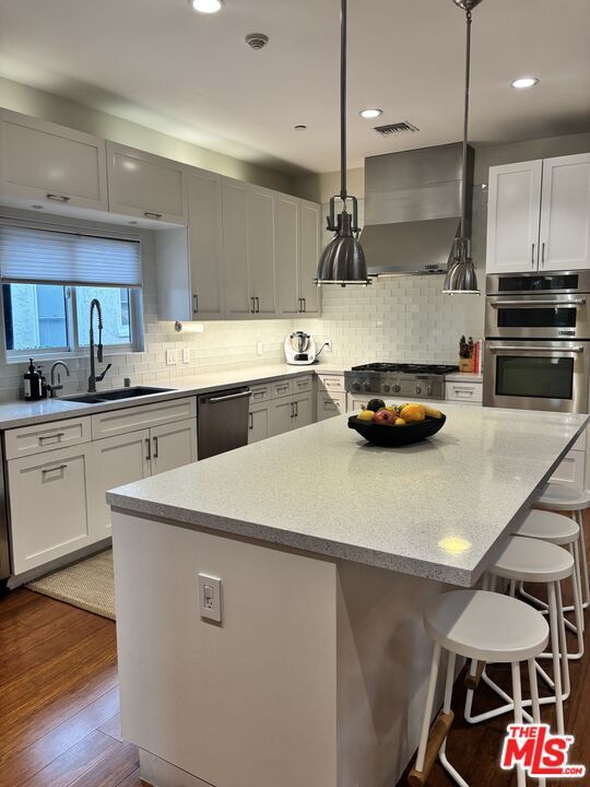 Photo - 248 S La Peer Dr