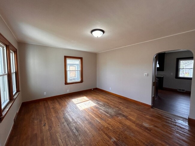 Photo - 3 bedroom, 1 bath in Rock island