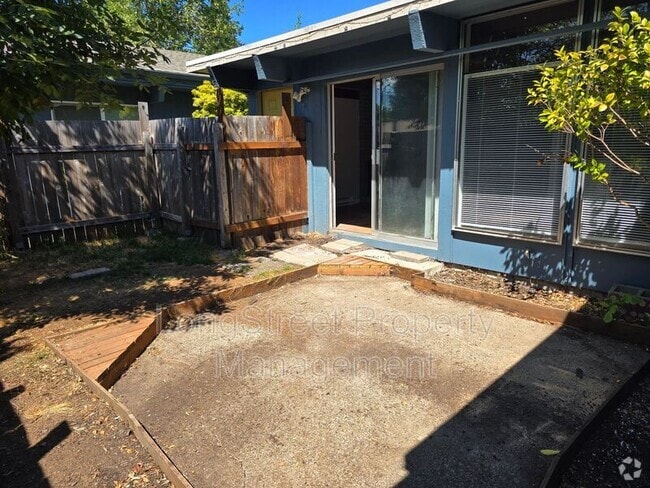 Building Photo - 829 NW 26th St Rental