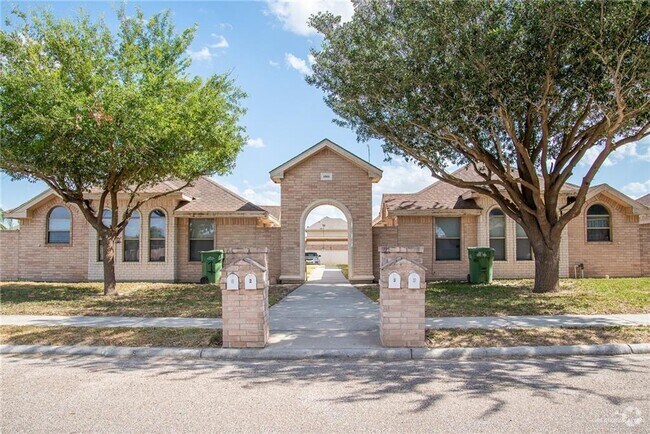 Building Photo - 1007 Cedarwood Dr Rental
