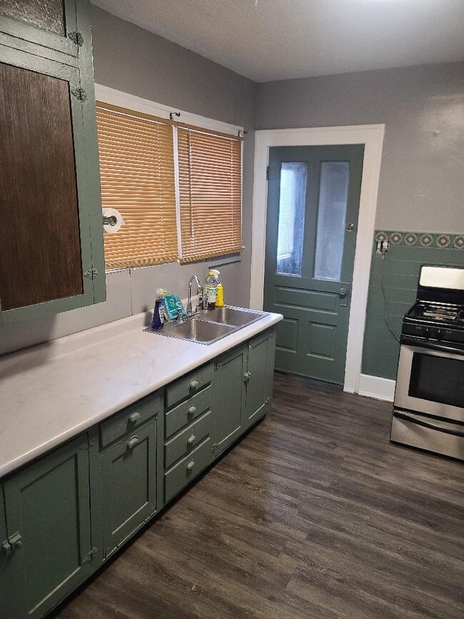 Building Photo - 318 W Elm St Rental