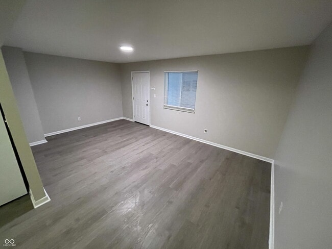 Photo - 135 W Hendricks St Unit 7