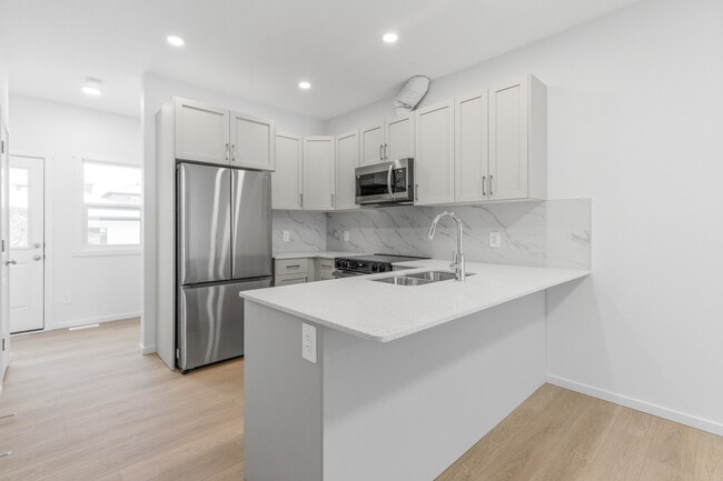 Photo - 3616-3213 213 St NW