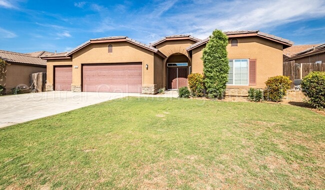 Photo - 4 Bedroom, 2 Bath Home - $2450 per month!