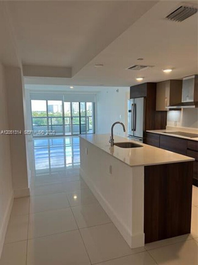 9261 E Bay Harbor Dr