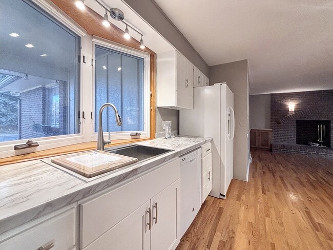 Photo - 814 S Nelson Way