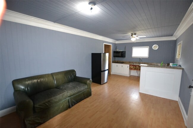 Photo - 253 Old Groveton Rd