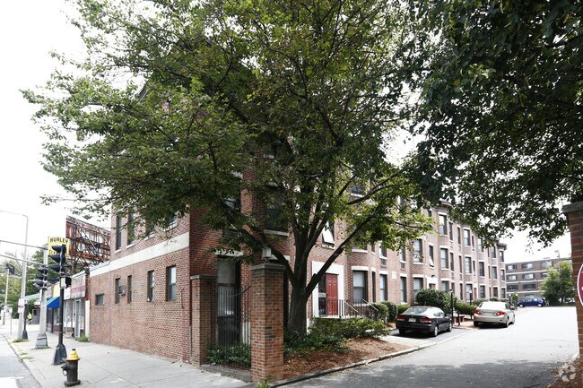 4 Cypress Rd
