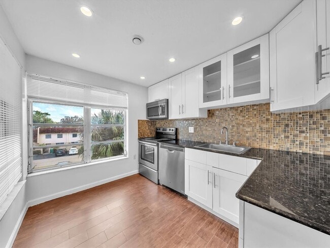 Photo - 4156 Inverrary Dr Unit 301