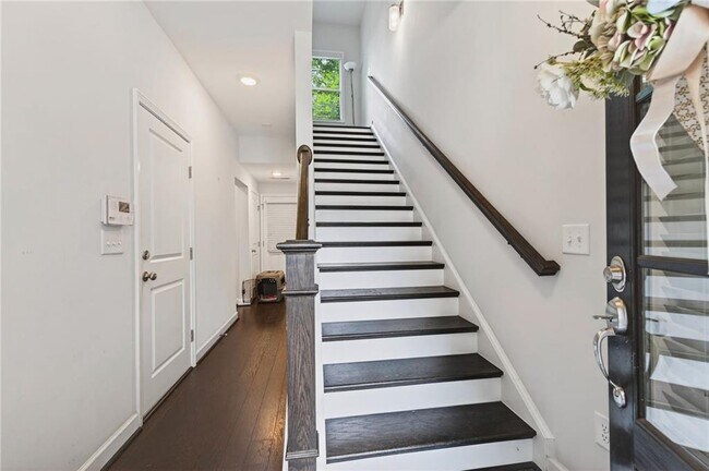 Photo - 2860 Boone Dr