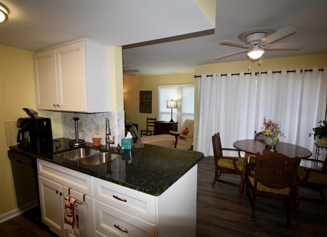 Photo - 800 St Andrews DriveLinville Gdns