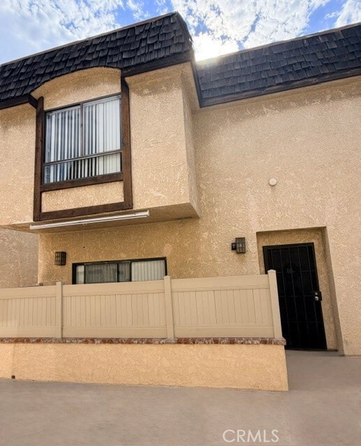 Building Photo - 14239 Sherman Way Unit 10