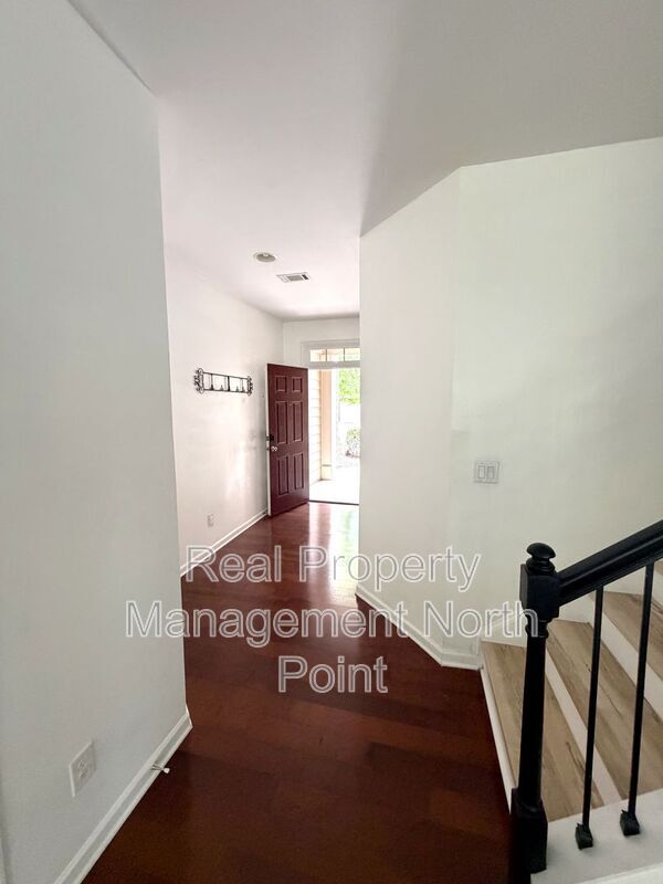 Photo - 2160 Crestridge Trail NE