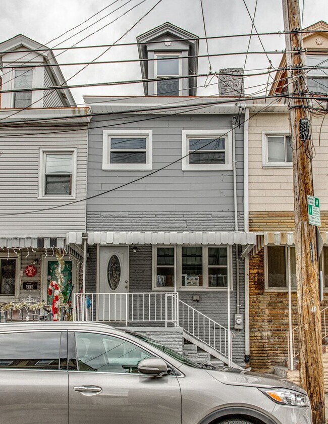 Photo - Beautiful Newly Renovated 3 Bedroom 2 Bathroom (Bloomfield)