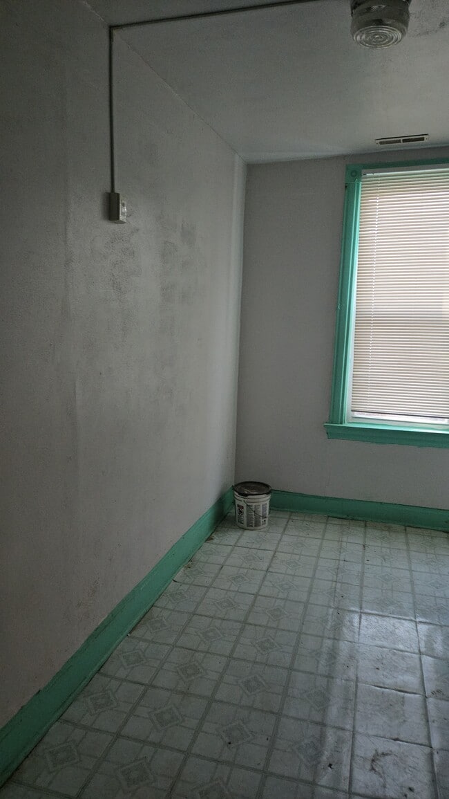 Bedroom #1 - 948 Harlan Ave