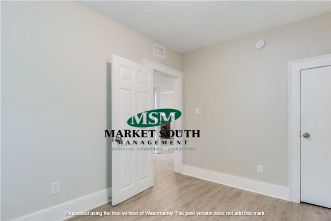 Photo - 1423 E 33rd St Unit 33 E 1423