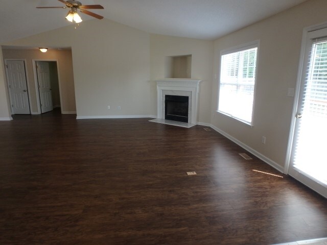 Photo - 8 Clarence Ln