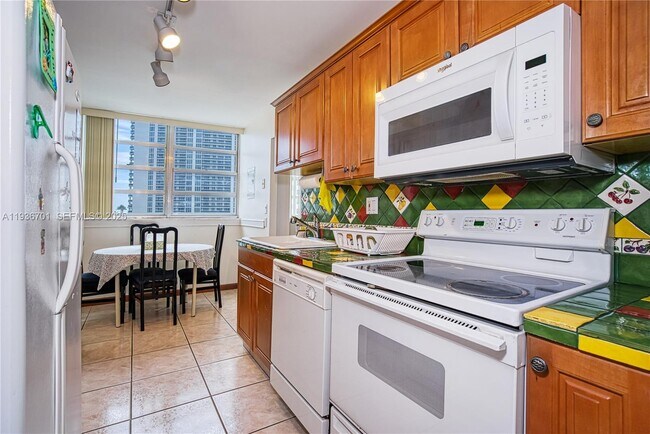 Photo - 1833 S Ocean Dr Unit 902