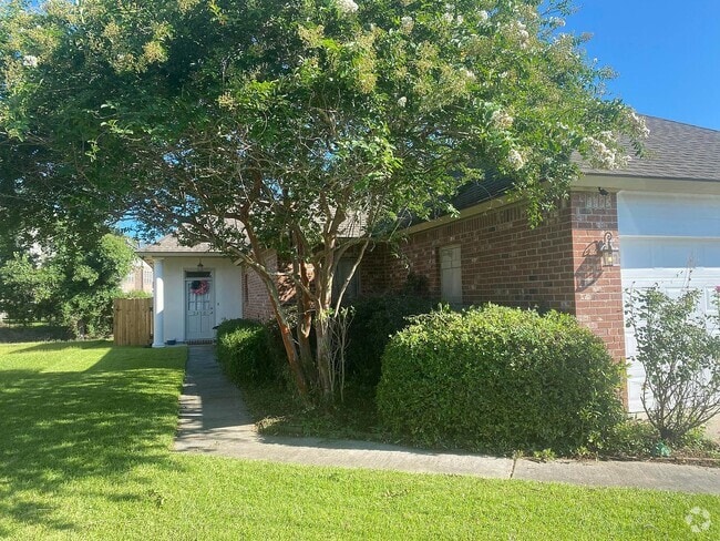 Building Photo - 3450 Northlake Ave Rental