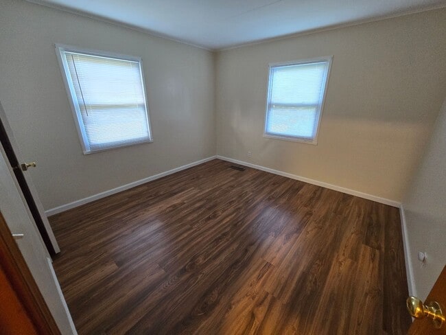 Photo - 118 Barclay Rd