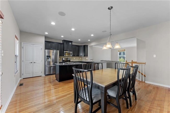 Photo - 410 Fairmont Dr