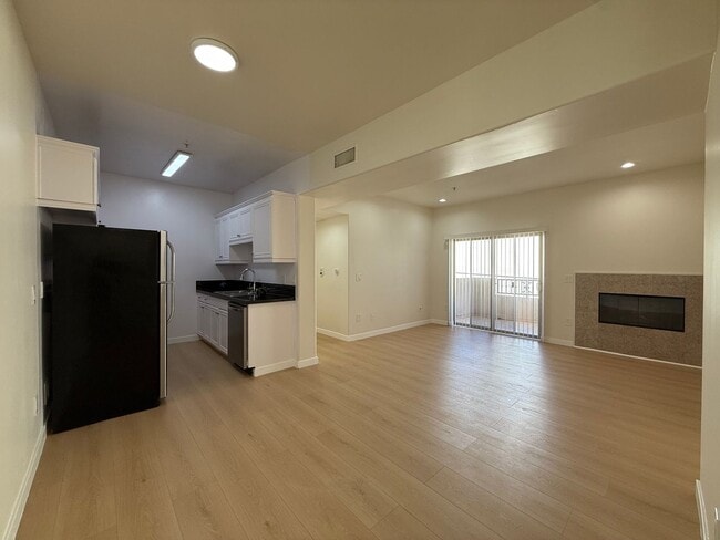 Building Photo - 10849 Fruitland Dr Rental