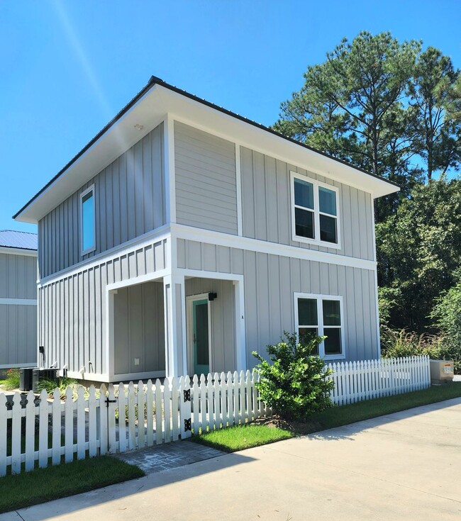 Building Photo - Gulf Shores 3/2.5 cottage Rental