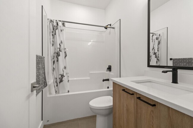 Photo - 63886 Beech AvenueA