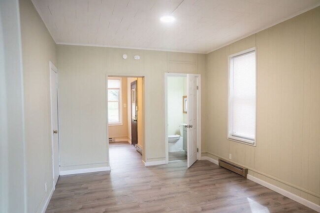 Photo - Spacious 5 Bedroom, 2 bathroom Home in Slatington!