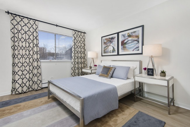 Photo - 455 W. Wellington