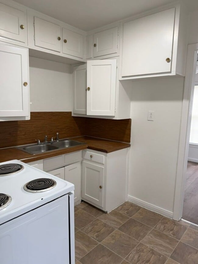 Photo - 2616 Alexander Ave