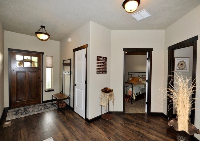 Photo - Luxury 3 bed 2 bath Rancher: Miller's Landing
