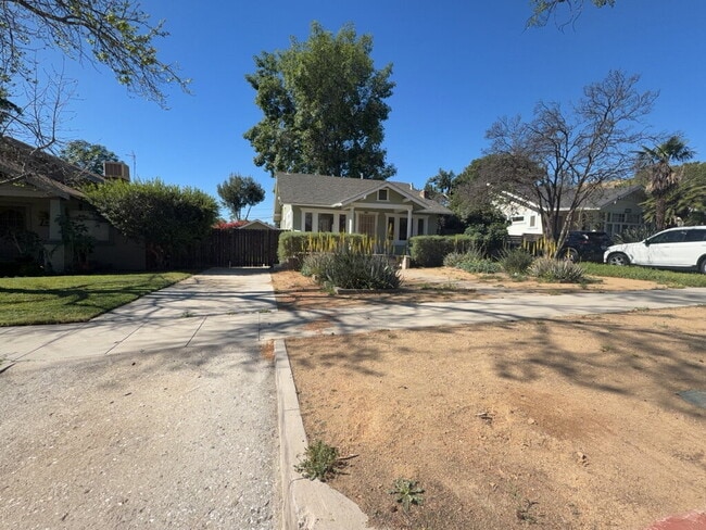 Photo - "Charming Riverside Retreat: Cozy 2-Bedroom Home with Modern Comforts!"