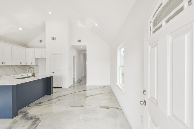 Photo - 16922 W Forrestal