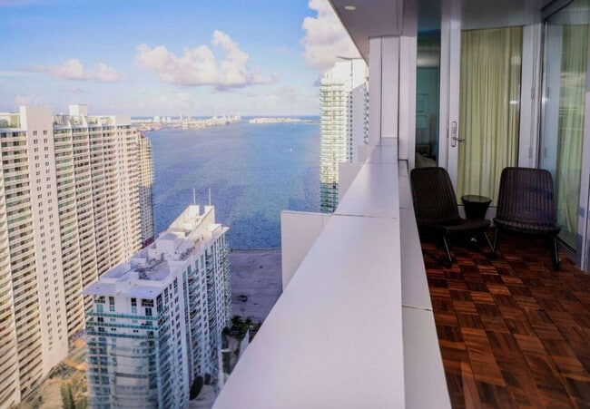 Photo - 1395 Brickell Ave Unidad FL32-ID1328104P