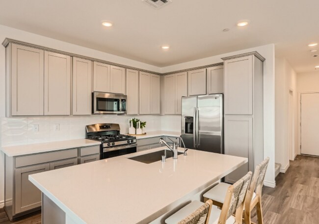 Photo - 137 AQUA COMMONS Ln