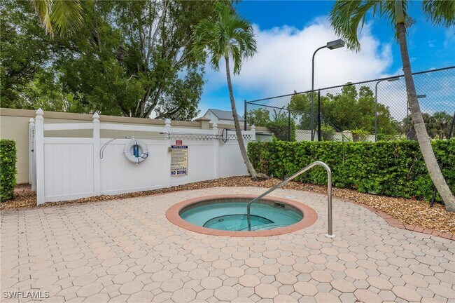 Building Photo - 15150 Royal Windsor Ln Unit 1403