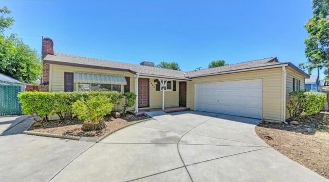 Photo - 7465 24th St