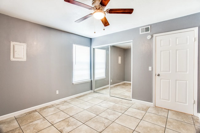 Grand Manor Apartments Bedroom