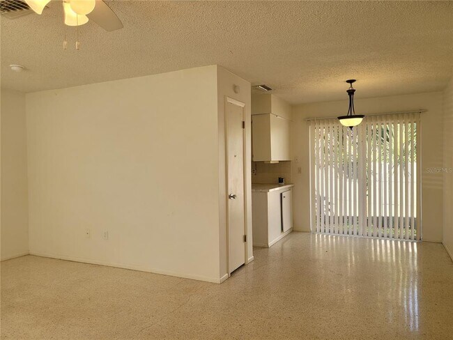 Photo - 1820 Martin St