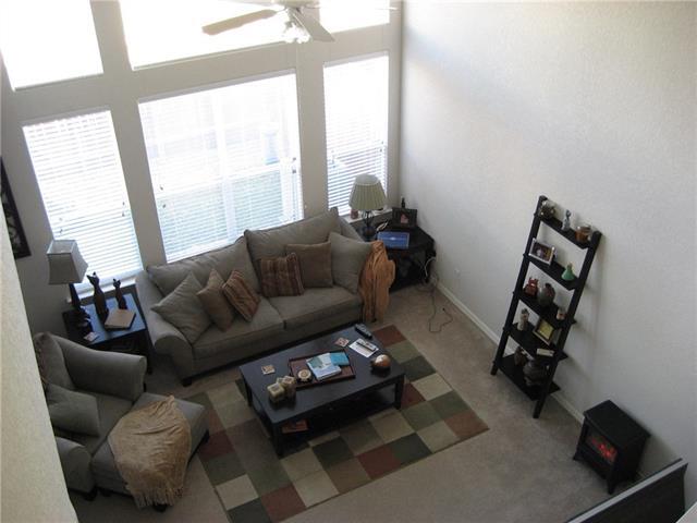 Photo - 909 Avondale Ln