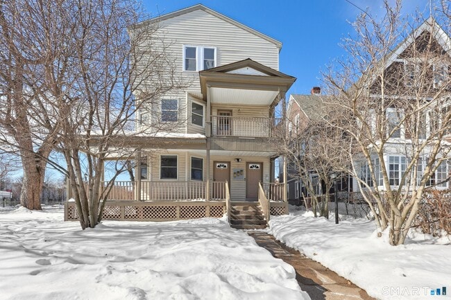 Building Photo - 1 Magnolia St Unit Floor 3