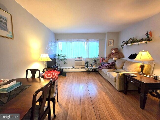 Photo - 2101-17-2117 Chestnut St Unit 711