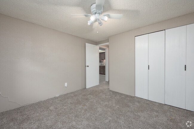 1BR, 1BA - 576SF - Primary Bedroom